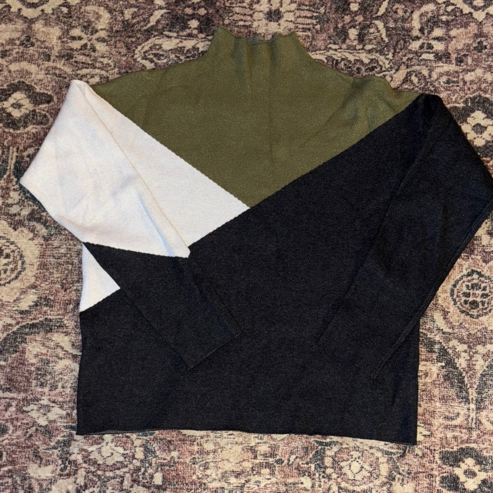 Tahari Women's Colorblock Sweater - Olive, White, and grey
